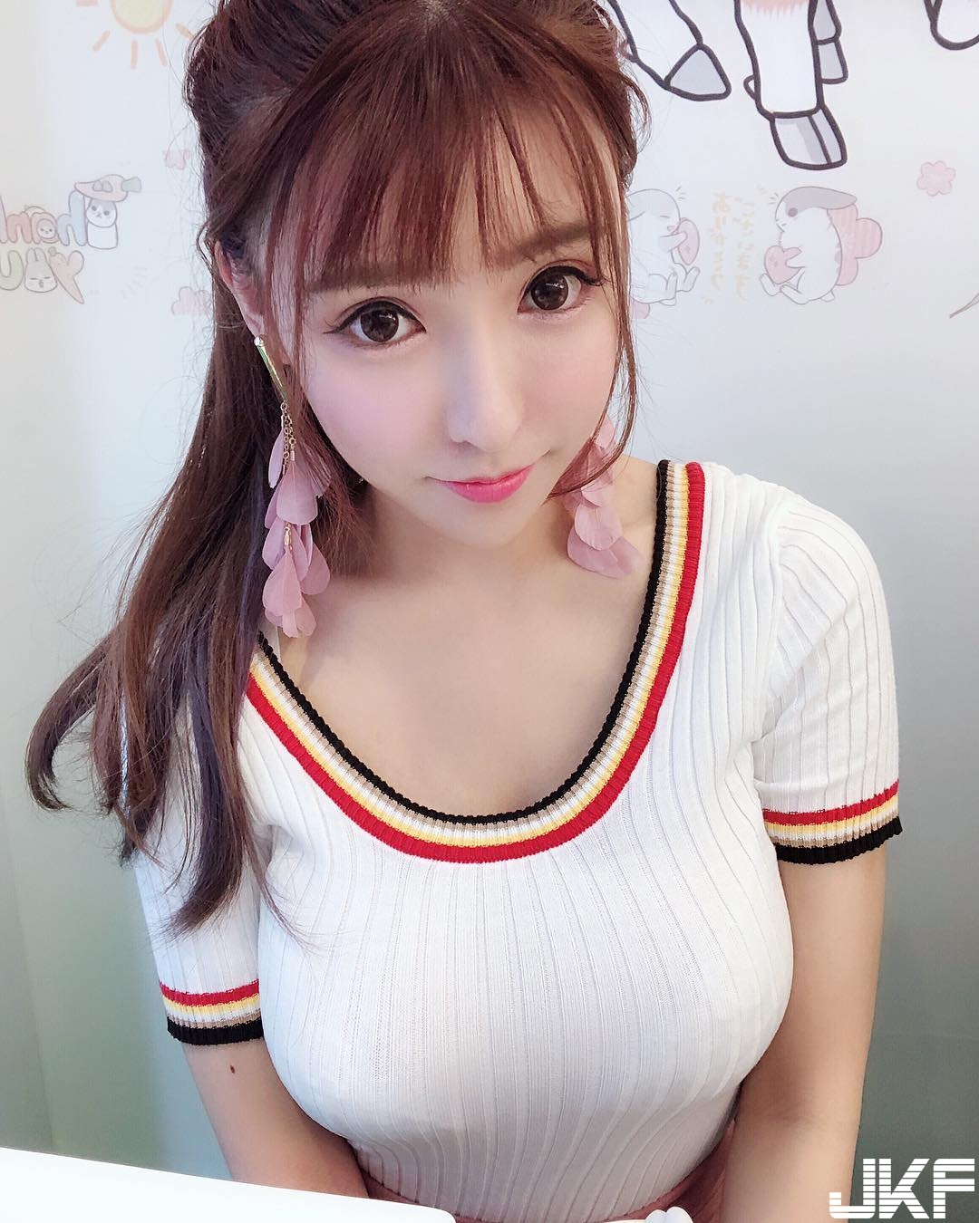 激正！「爆乳直播主」超逆天顏值還有性感身材，滿滿美照挑戰視覺極限！