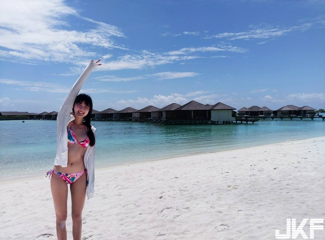 一邊可愛一邊辣！威航「最美空姐」甜美臉蛋還有爆乳身材，根本就是最理想女友啊！