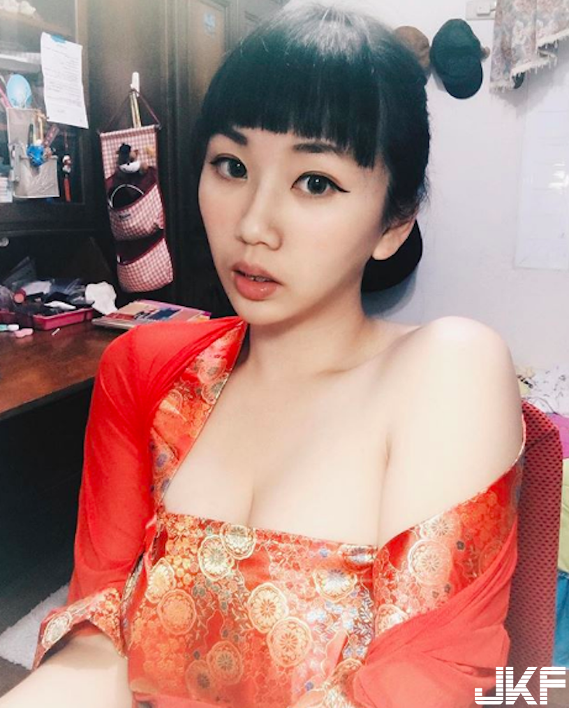 辣護士94讚！輔英制服好藏乳 但「美乳學姊」比基尼全出賣，「波濤洶湧」都被賣光光啦！