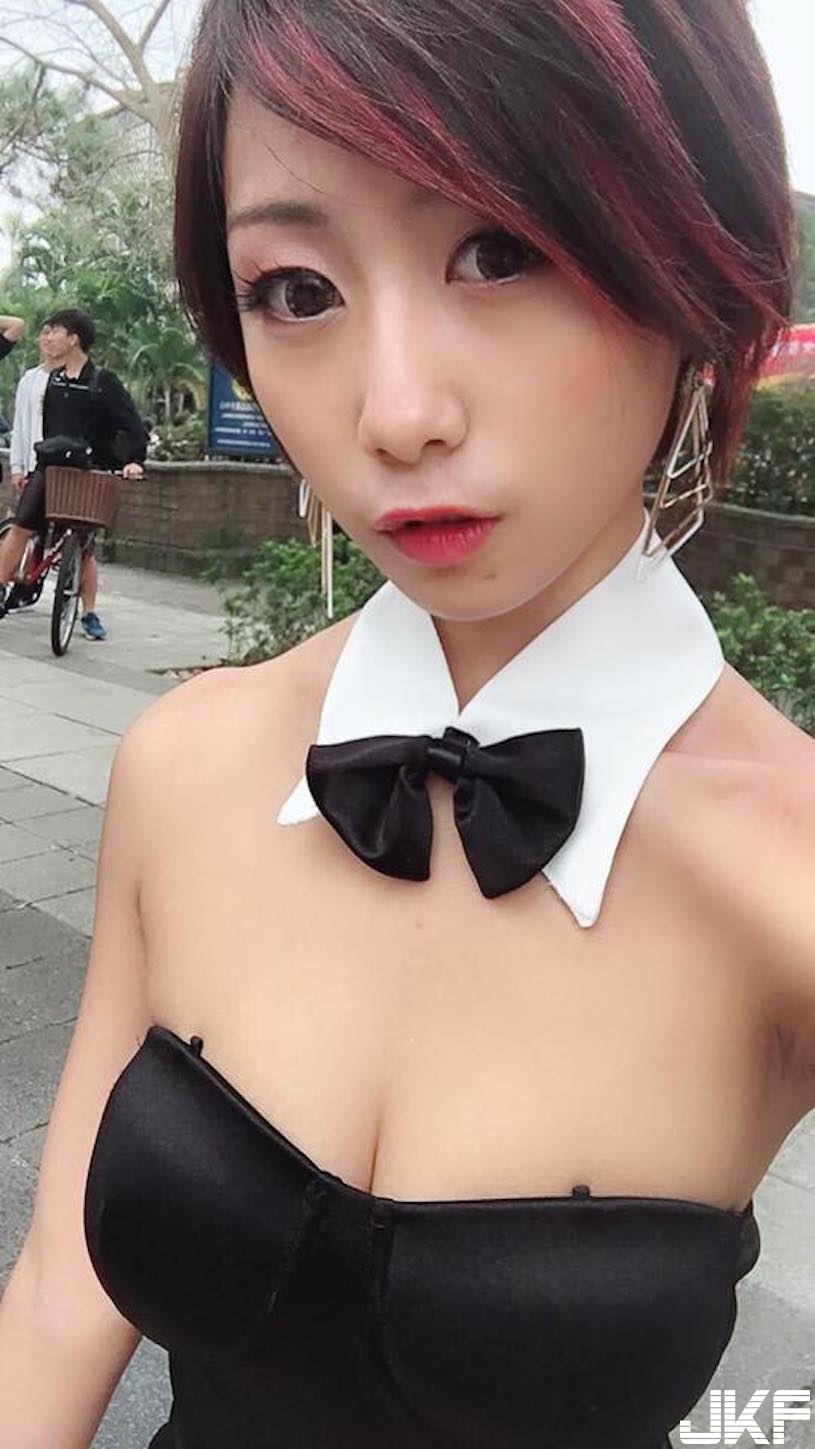 南半球爆出！正妹路上「美乳開好大」，兩顆豪乳佔滿螢幕啊！