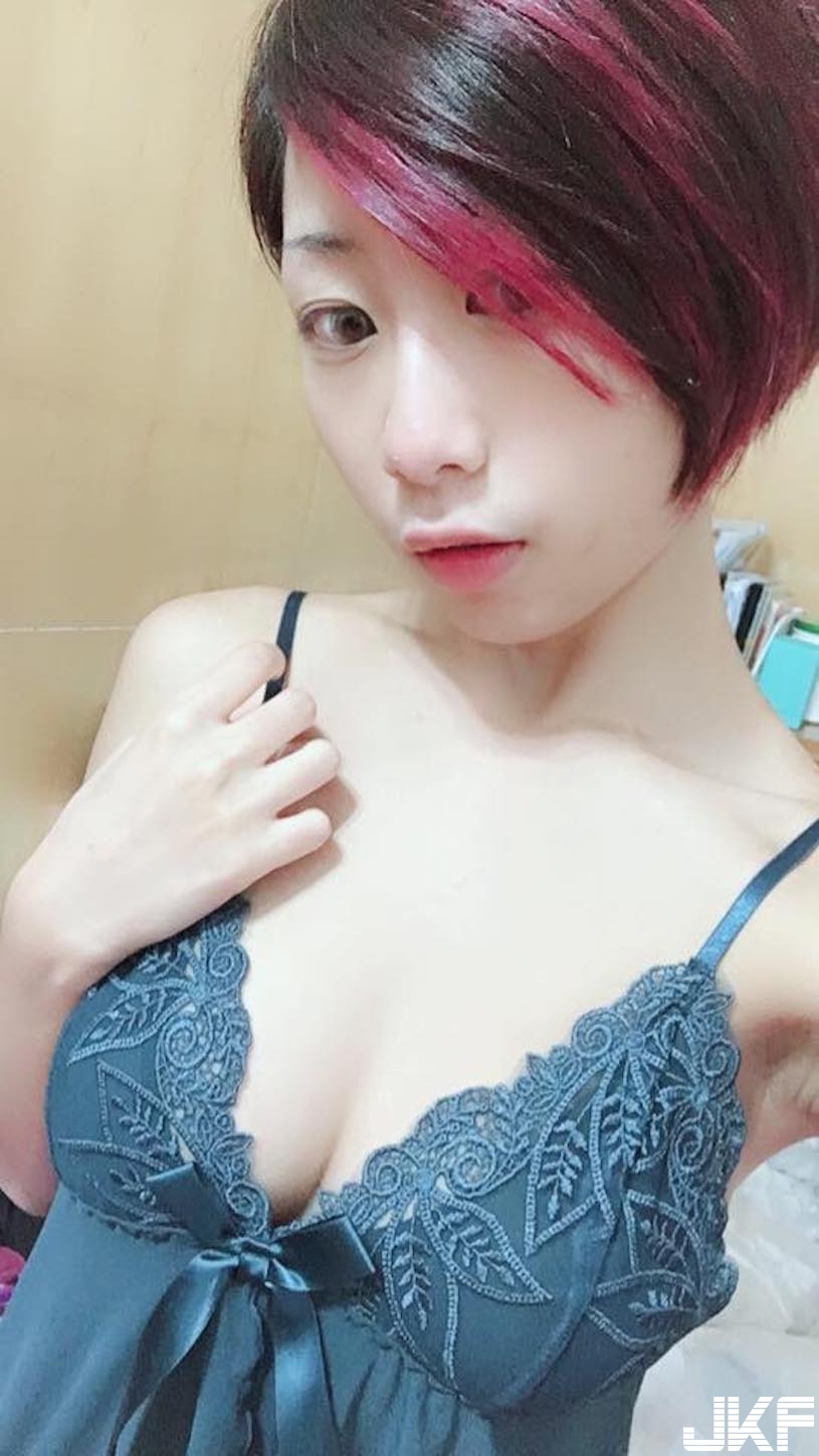 南半球爆出！正妹路上「美乳開好大」，兩顆豪乳佔滿螢幕啊！