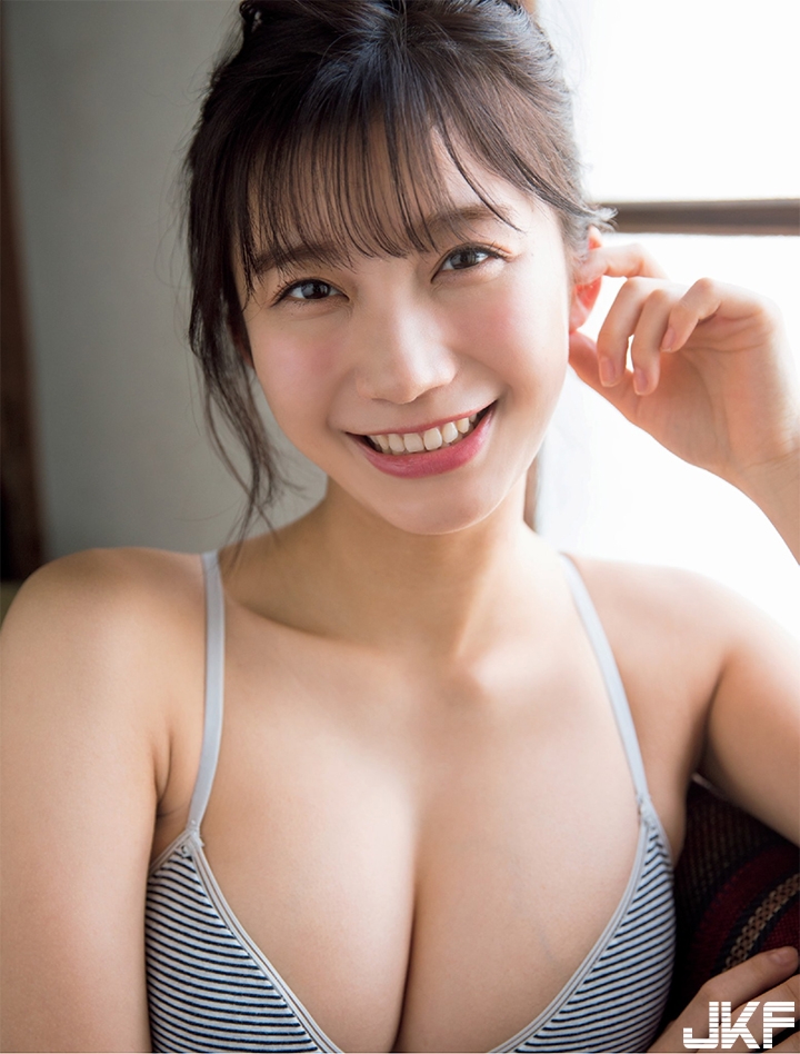 超人氣「小倉優香」大解放！海邊直接甩掉比基尼，讓「G級美乳」一起感受夏天的氣息！