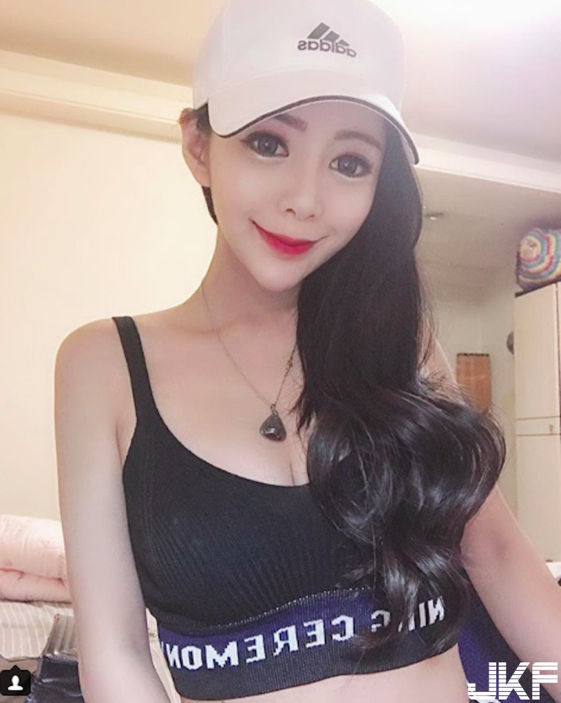 美乳DJ「內衣自拍照」辣翻，「飽滿美胸」養眼到極點！