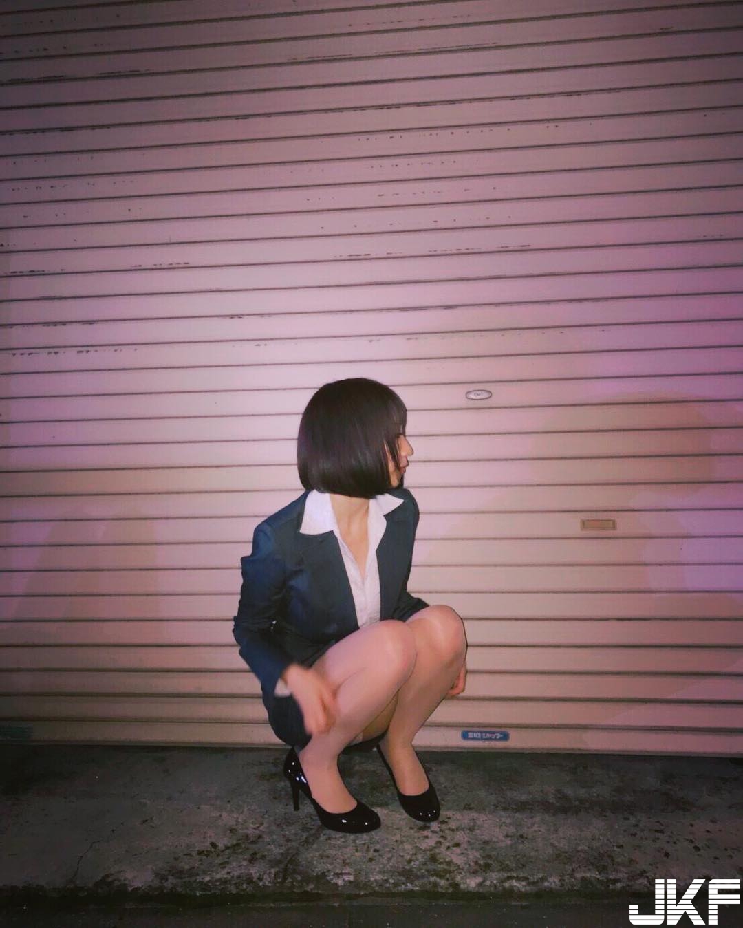 性感「巨乳空手道少女」道袍太小件綁不緊　一動渾圓奶球就露出來！