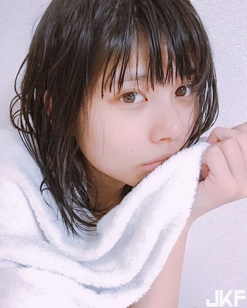 戀愛了！地表「最萌插畫家」竟然有巨乳！比基尼出賣「衣下真面目」讓人好吃驚呀！