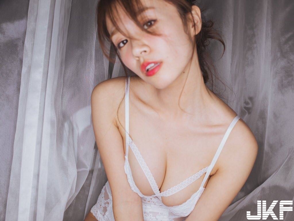 浴室裡的咪咪！獨身女子的「愛浴生活」　巨乳與蜜臀真是逼死人！