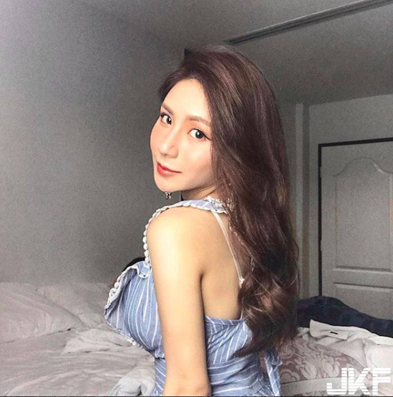 奶奶都生氣啦！「大奶妹子」雪白美乳爆筋！太巨大乳量泳裝都撐不住！