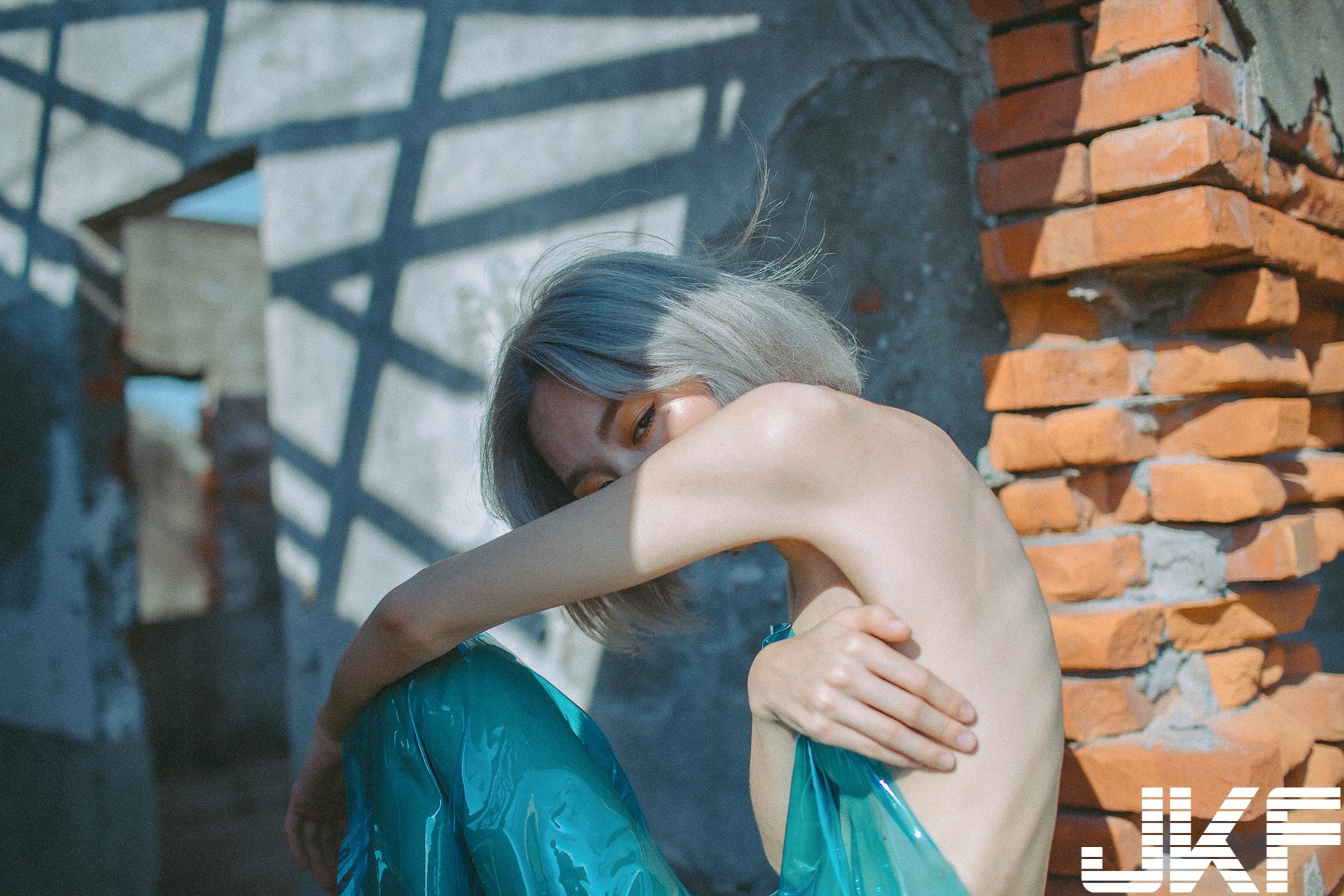 霸王色外洩的女體藝術！人像攝影師「Muska」與性感模特「Sofia」的迷幻荒野！