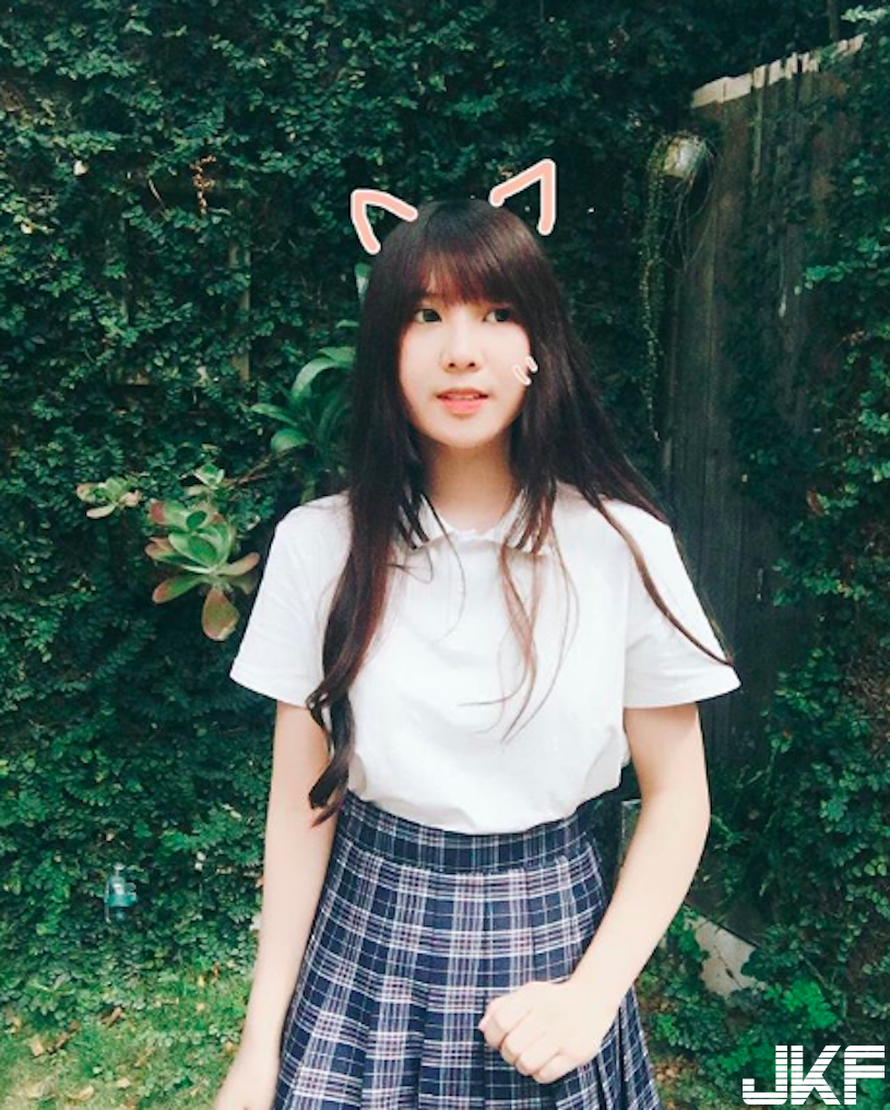 住、住手！捕獲「白嫩大奶正妹」沙灘喬小褲褲，畫面太美遊客都直不起腰了！