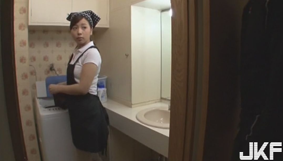 浜崎真緒『掃除・洗濯・チ○ポの世話羞恥家事を義務付けられた裸の家政婦』(NHDTA-529) - 貼圖 - 性感激情 -