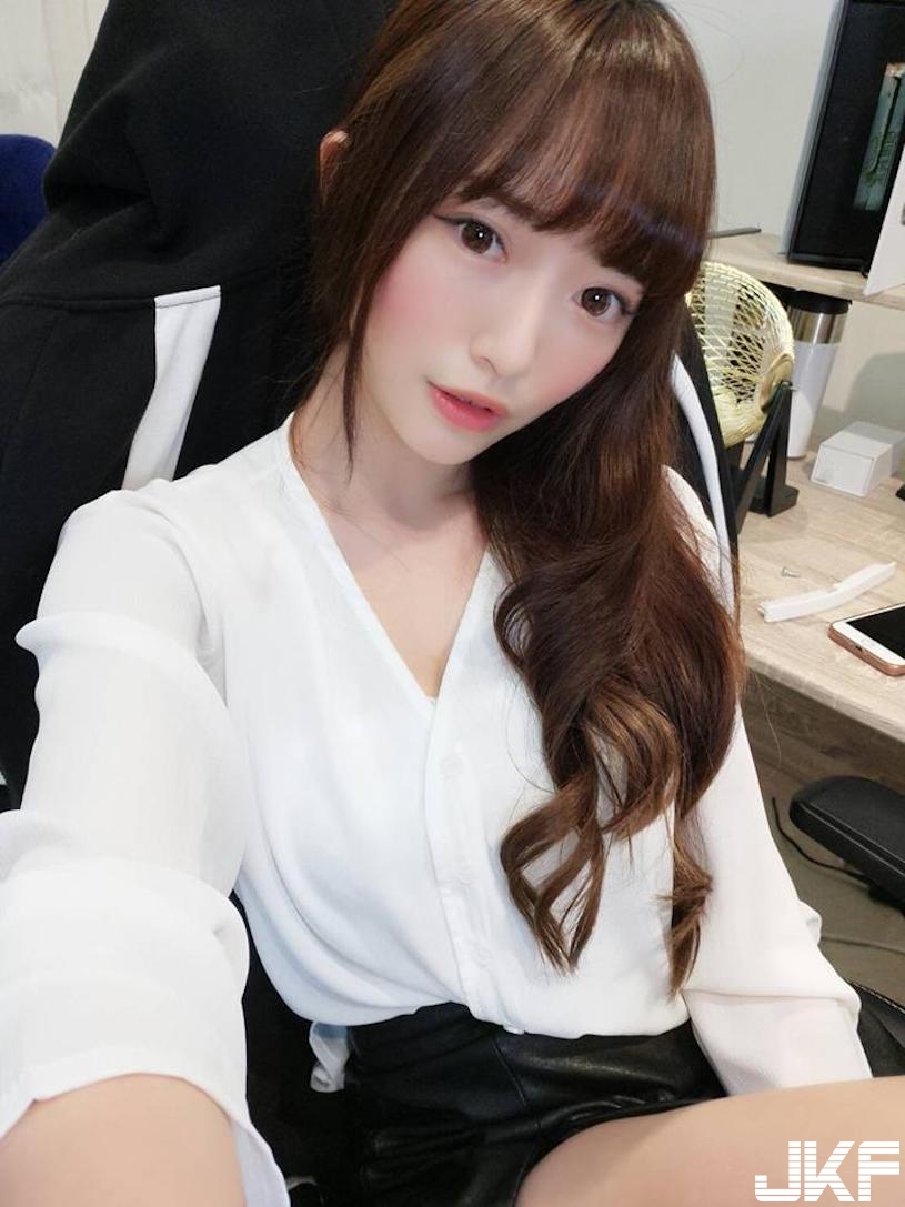 超甜美正妹實況主！「無辜係眼神」萌到讓人受不了！