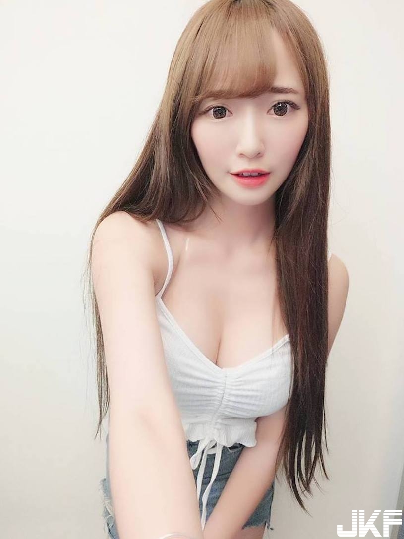 超甜美正妹實況主！「無辜係眼神」萌到讓人受不了！
