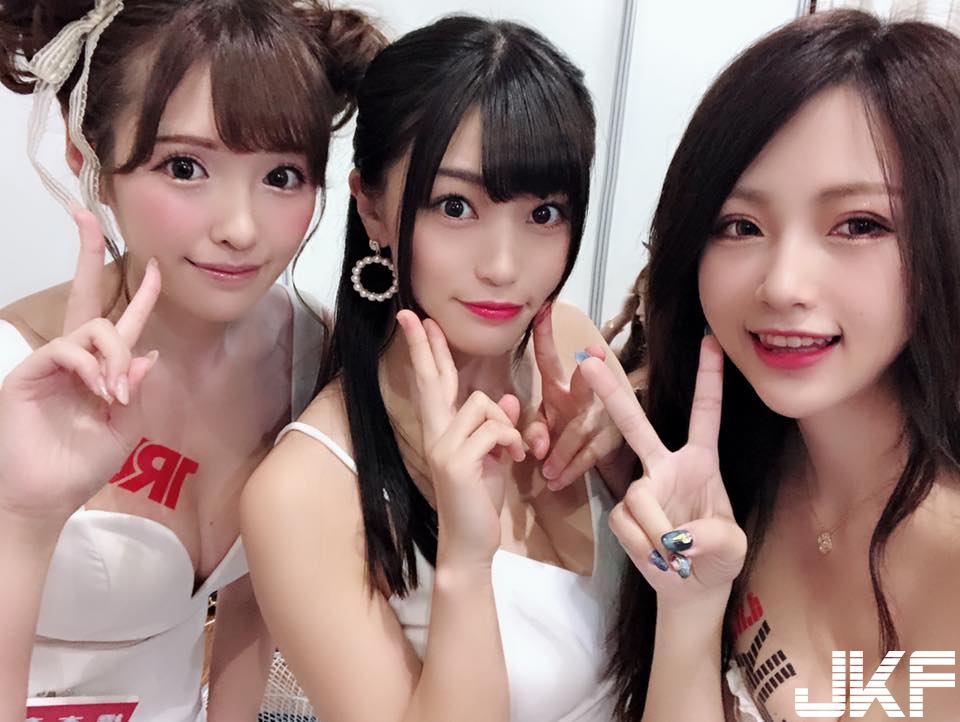 網路女神人氣票選第四名！「爆乳小隻馬」胡綺又甜又辣的性感身影！