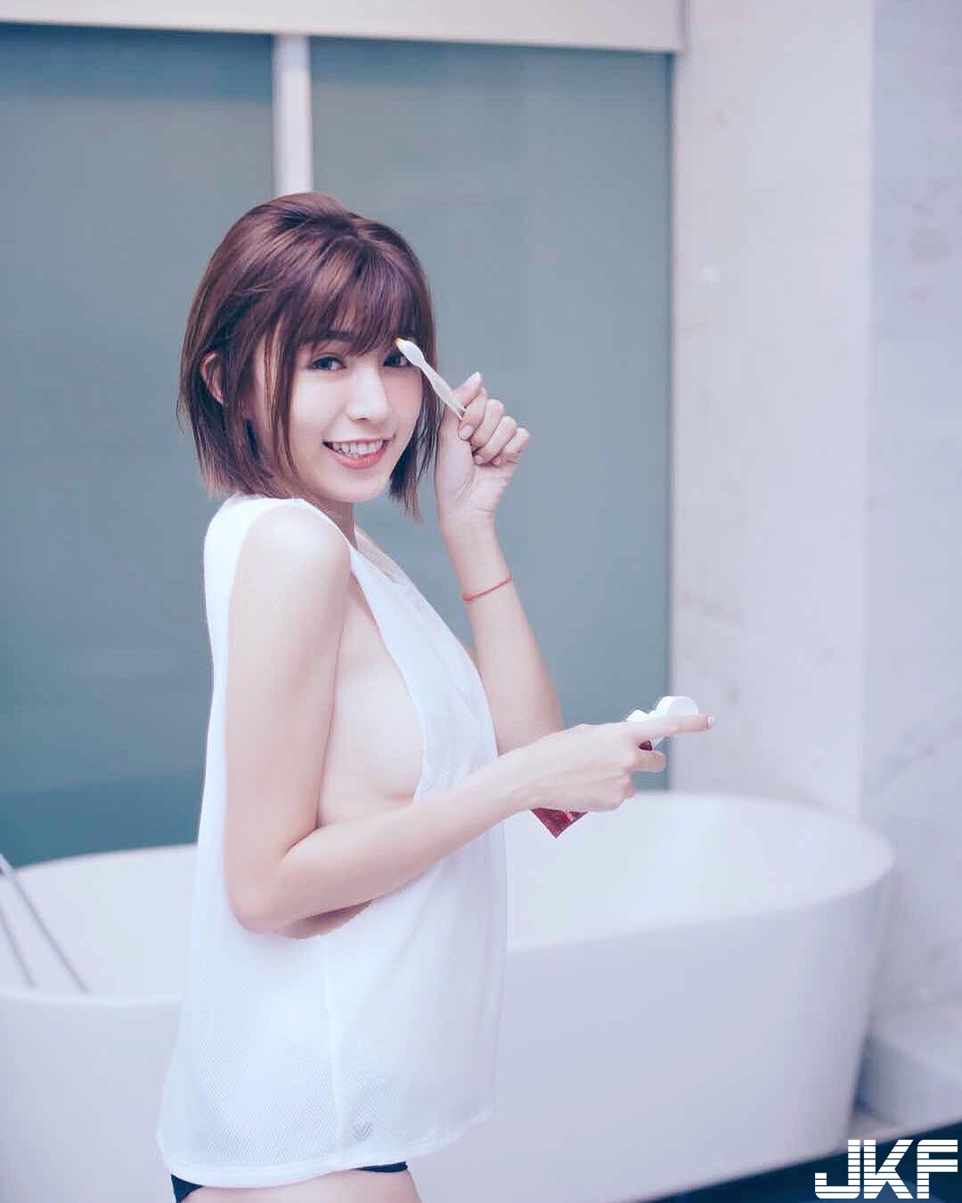 「香港林明禎」全新寫真展露C奶！甜美笑容加上性感身材，讓你的心跟著融化！