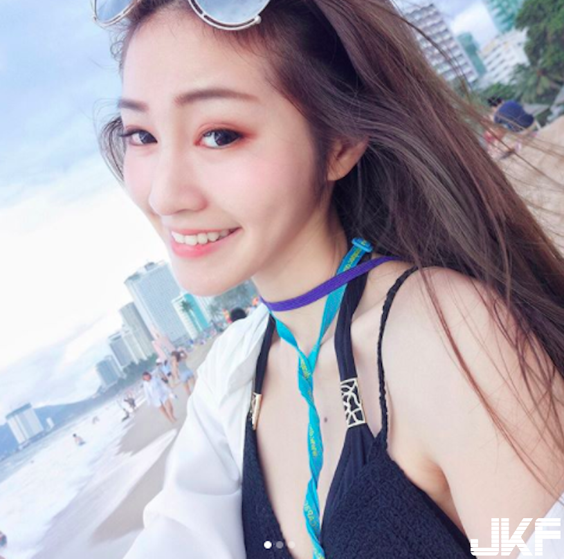 超商「美背正妹」辣翻！「雪白肌膚」讓人好衝動 網：這背影超想認識！