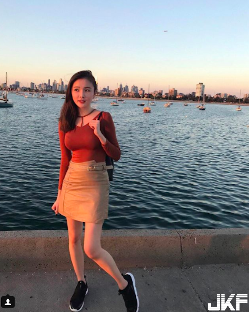仙女降臨！「大馬美胸女神」好有氣質，偶爾小露「白嫩美腿」反差讓人瞬間戀愛！