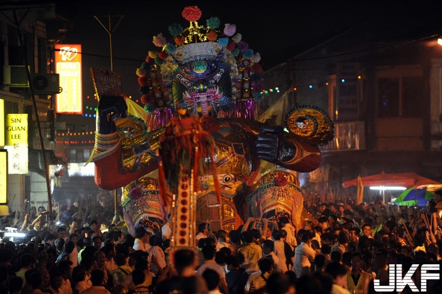 afp_malaysia_ghost_festival_16Aug11-878x584.jpg