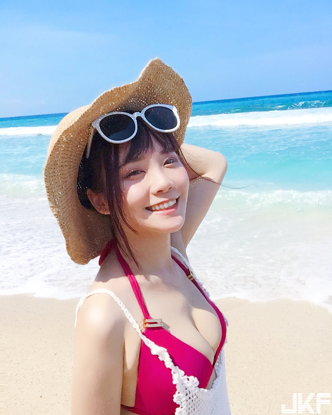 超甜美「正妹護理師」笑容讓人秒戀愛！深藏不露「隱乳身材」好驚喜！