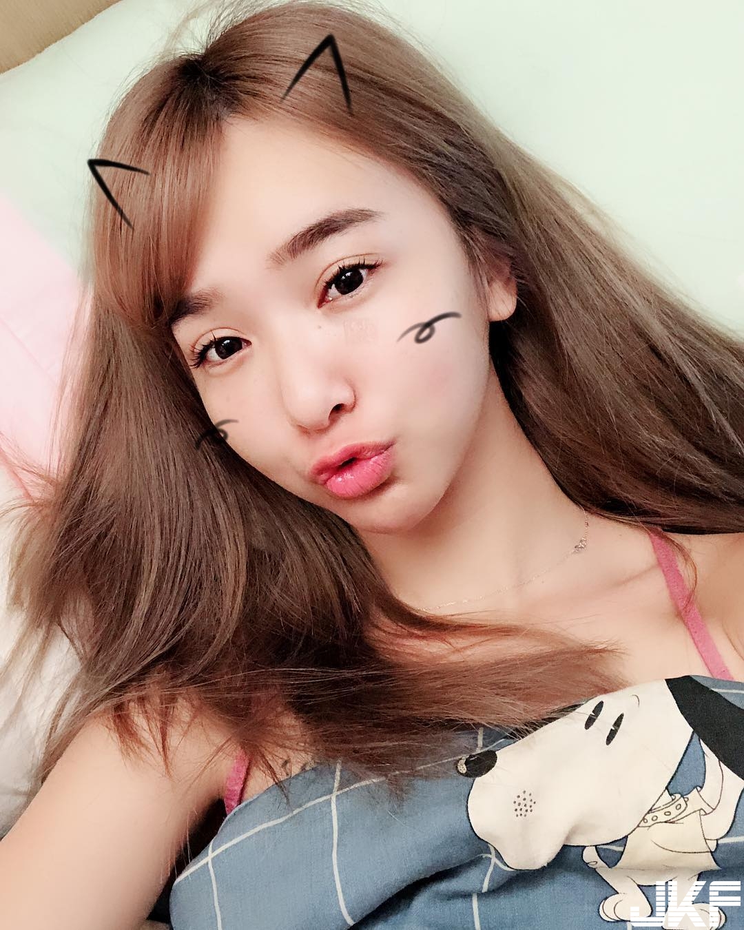 甜美「爆乳小隻馬」雅涵 Kimi上空曬美乳！年度寫真收錄超火辣畫面，滿滿福利太刺激！
