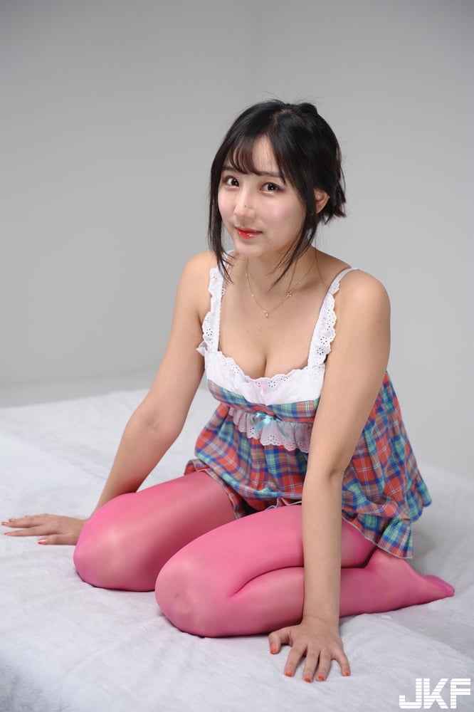韓國模特Korean Female Model - 貼圖 - 絲襪美腿 -