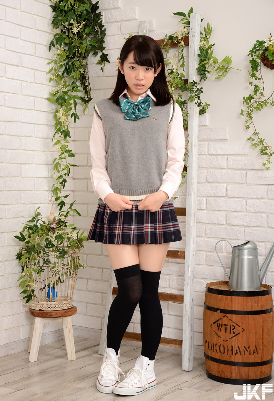 制服+膝上襪根本絕配 - Yura Kano 架乃ゆら - 貼圖 - 絲襪美腿 -