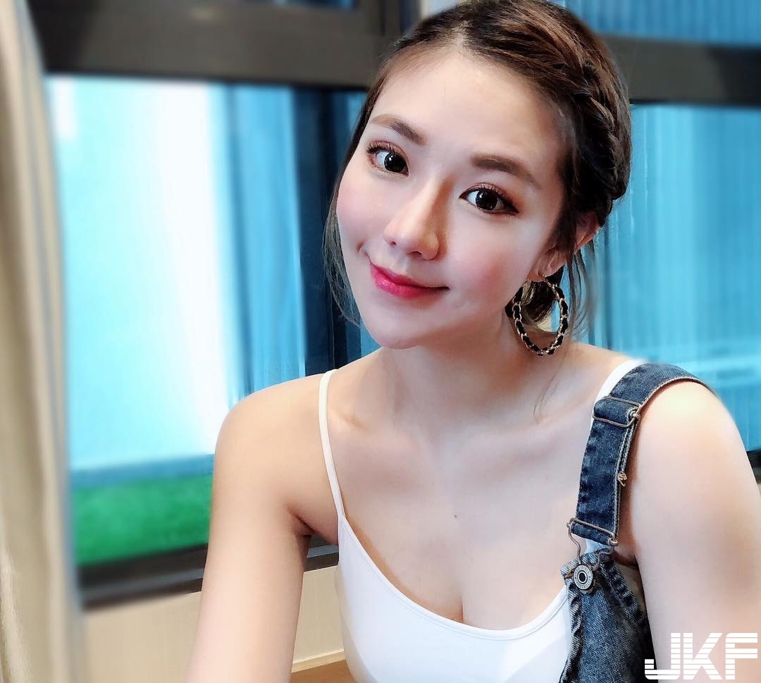 激正！俏麗「長腿正妹」泡溫泉展露性感美背，完美身材讓網友暴動啦！