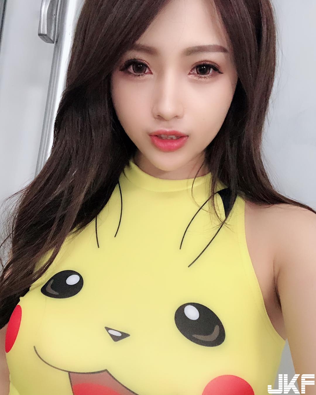 巨乳正妹攻佔「那個泳池」帶充滿精華的水回家！邪惡潛水鏡大拍絕品蜜桃臀！