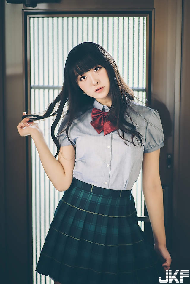 身高170公分！推特話題「童顏巨乳大隻馬」泳裝解禁　胸上「大奶痣」就是性感