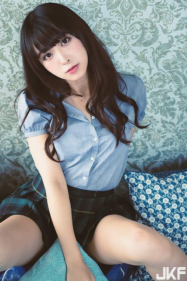 身高170公分！推特話題「童顏巨乳大隻馬」泳裝解禁　胸上「大奶痣」就是性感