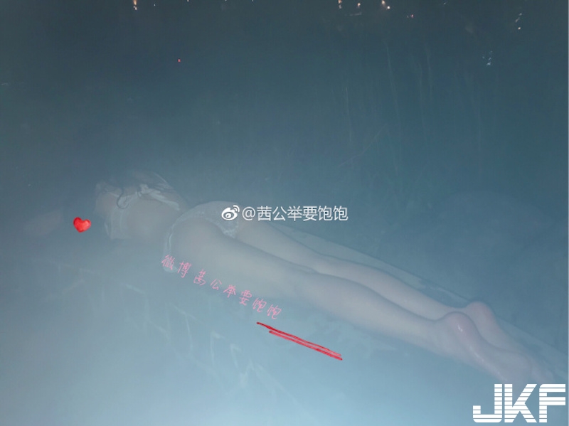 強國大尺度騷氣妹子！在家自拍「尺度超狂」福利滿滿，各種誘惑不手軟！