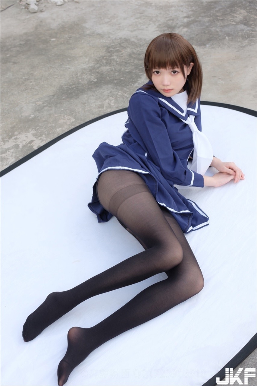 腿控看過來！美腿 Coser 課後一對一調教　超暴力「制服+黑絲」組合&#8230;看到就想射了