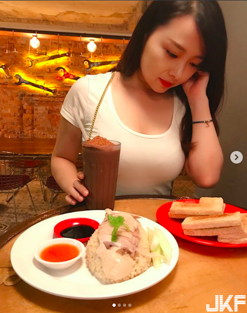 電台超兇女DJ！浮潛時露出「深V事業線」，畫面好震撼啊！