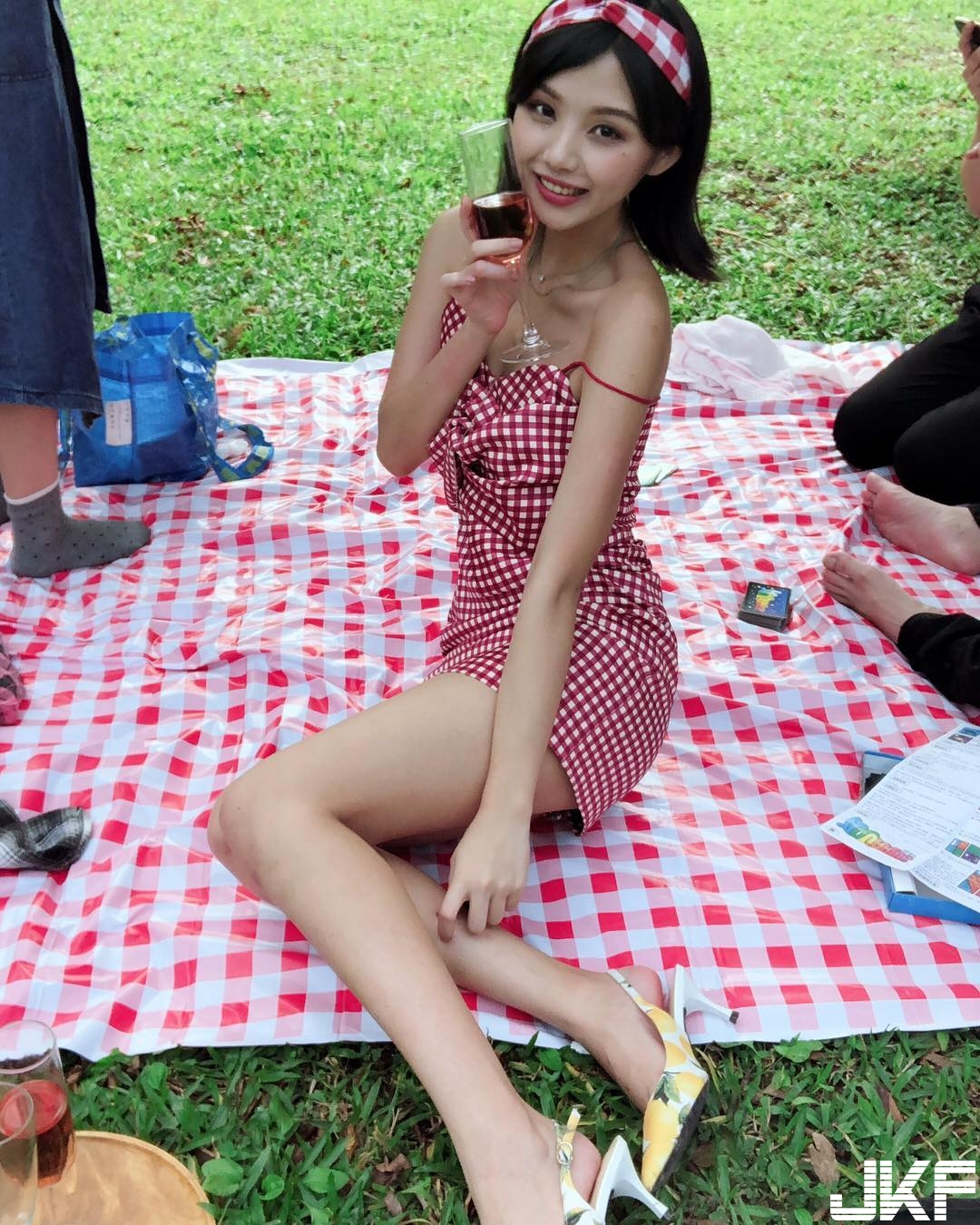 派對女郎我最嗨～無樂不歡「Mia Chan」外型亮麗，IG超繽紛派對野餐玩很大～