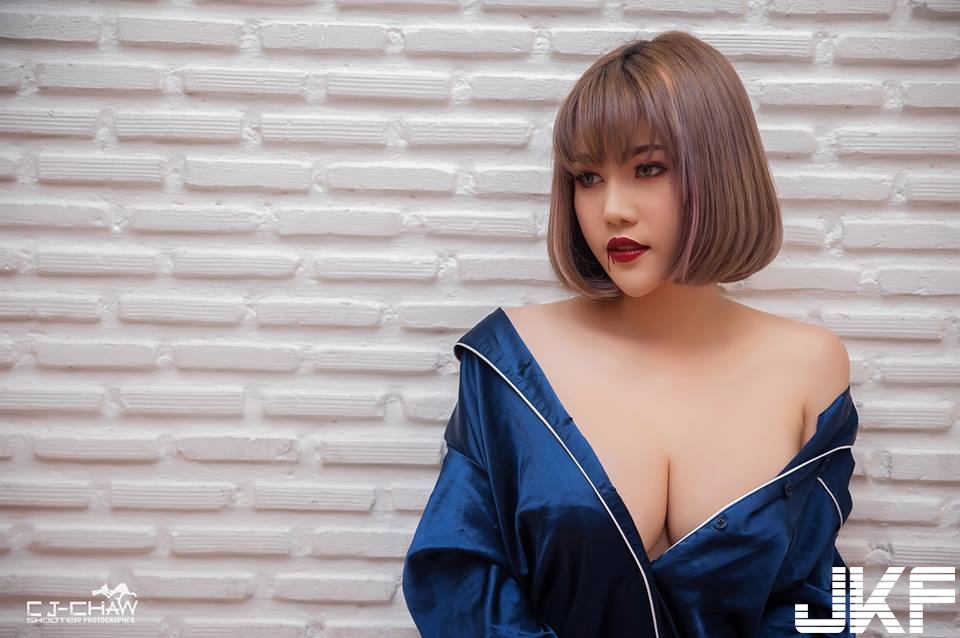 肉肉吸血鬼！「兇猛巨乳」是致命陷阱，躺進兩團肉肉裡被咬也甘願啊！
