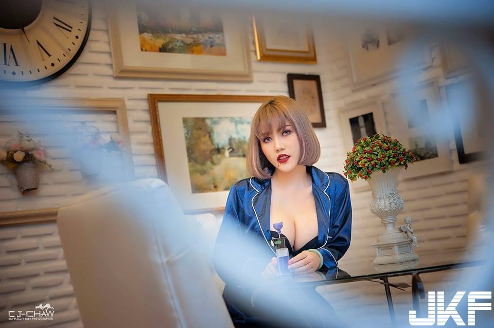 肉肉吸血鬼！「兇猛巨乳」是致命陷阱，躺進兩團肉肉裡被咬也甘願啊！