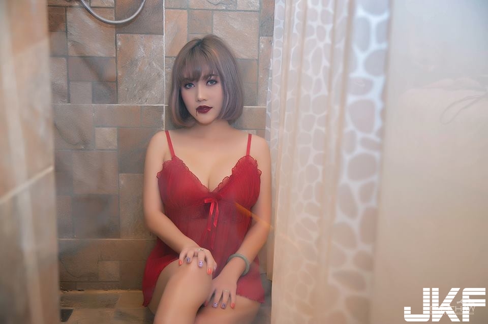 肉肉吸血鬼！「兇猛巨乳」是致命陷阱，躺進兩團肉肉裡被咬也甘願啊！