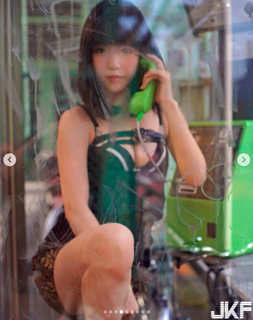 露底褲的變態系少女！內有「爆乳調戲電話亭」集，日本人連少女都沒有極限呀！