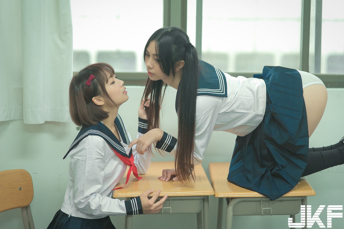 放學後的禁忌時光！雙模「惹火誘人合體」，「美乳誘惑」充滿雙倍遐想！