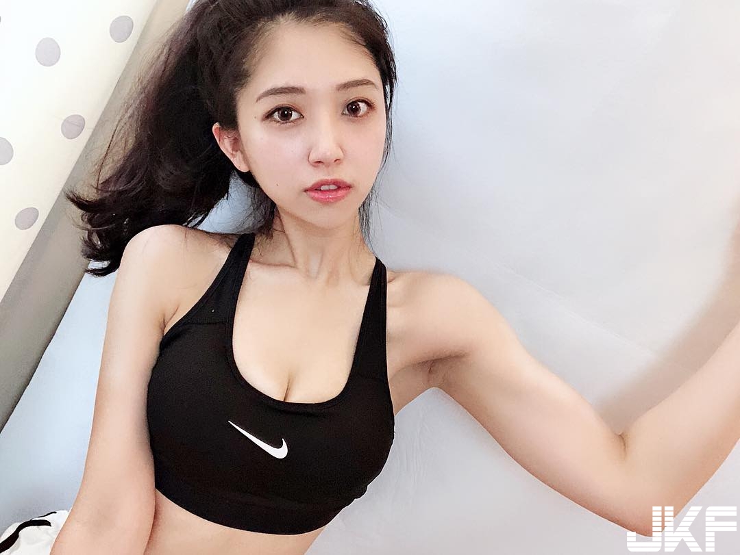 上空有肉「超挺美乳」，氣質妹子直接激發你的賀爾蒙!