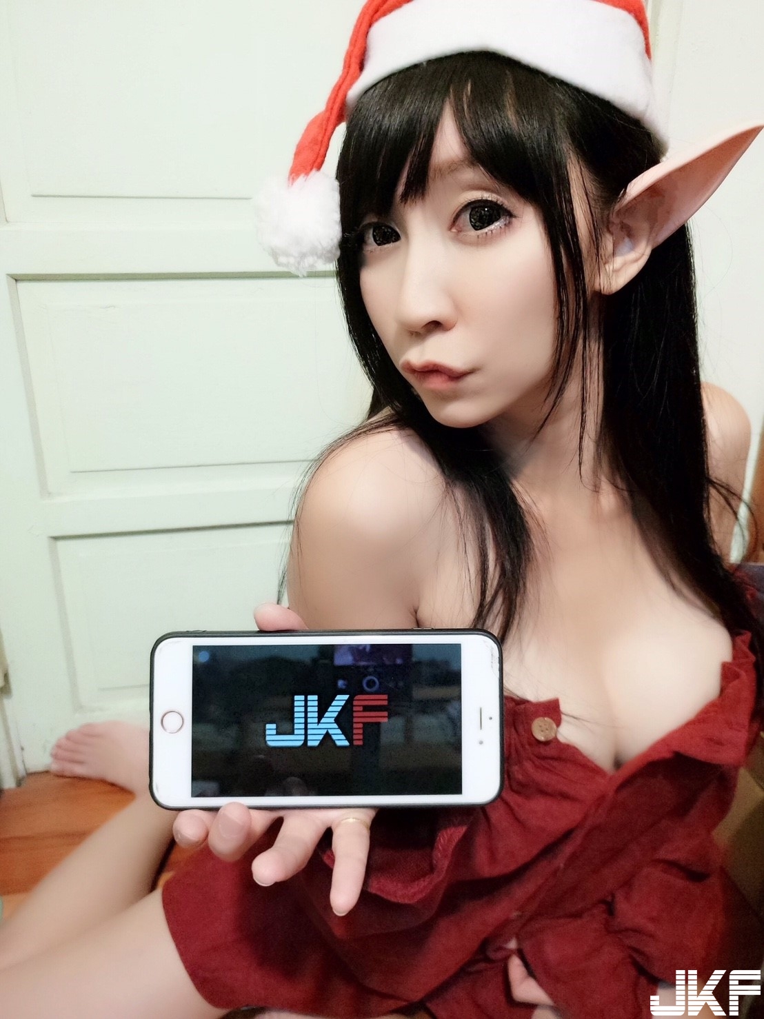 搖響你的鈴鐺！百位 JKF 女郎獻上「大尺聖誕照」　超猛麋鹿奶沒有極限！