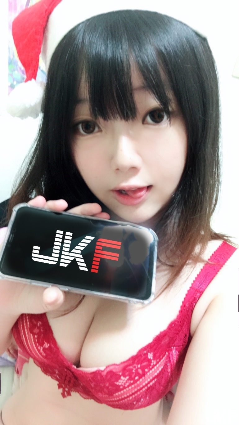 搖響你的鈴鐺！百位 JKF 女郎獻上「大尺聖誕照」　超猛麋鹿奶沒有極限！