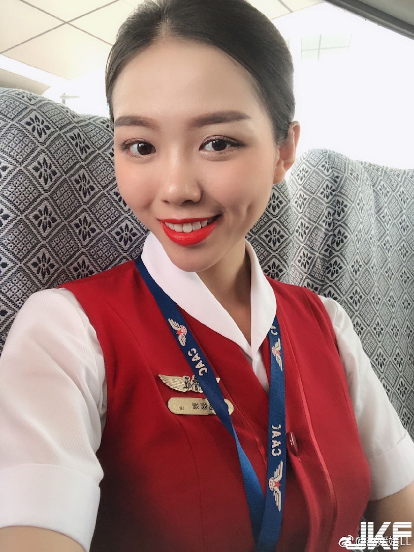 【GG扑克】山東航空最美空姐「趙媛媛」，靈活大眼「私下打扮超美豔」！