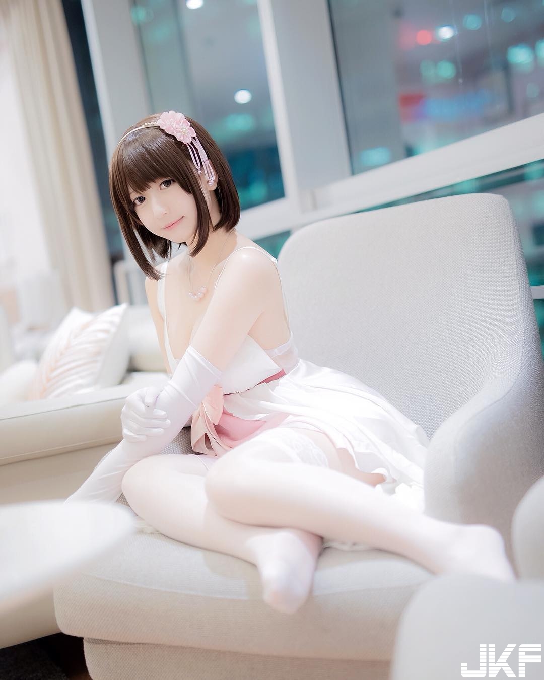 這隻兔子我想抱回家！「巨乳正妹」Yami不論何時都要展露大奶奶，果然乳香濃啊！