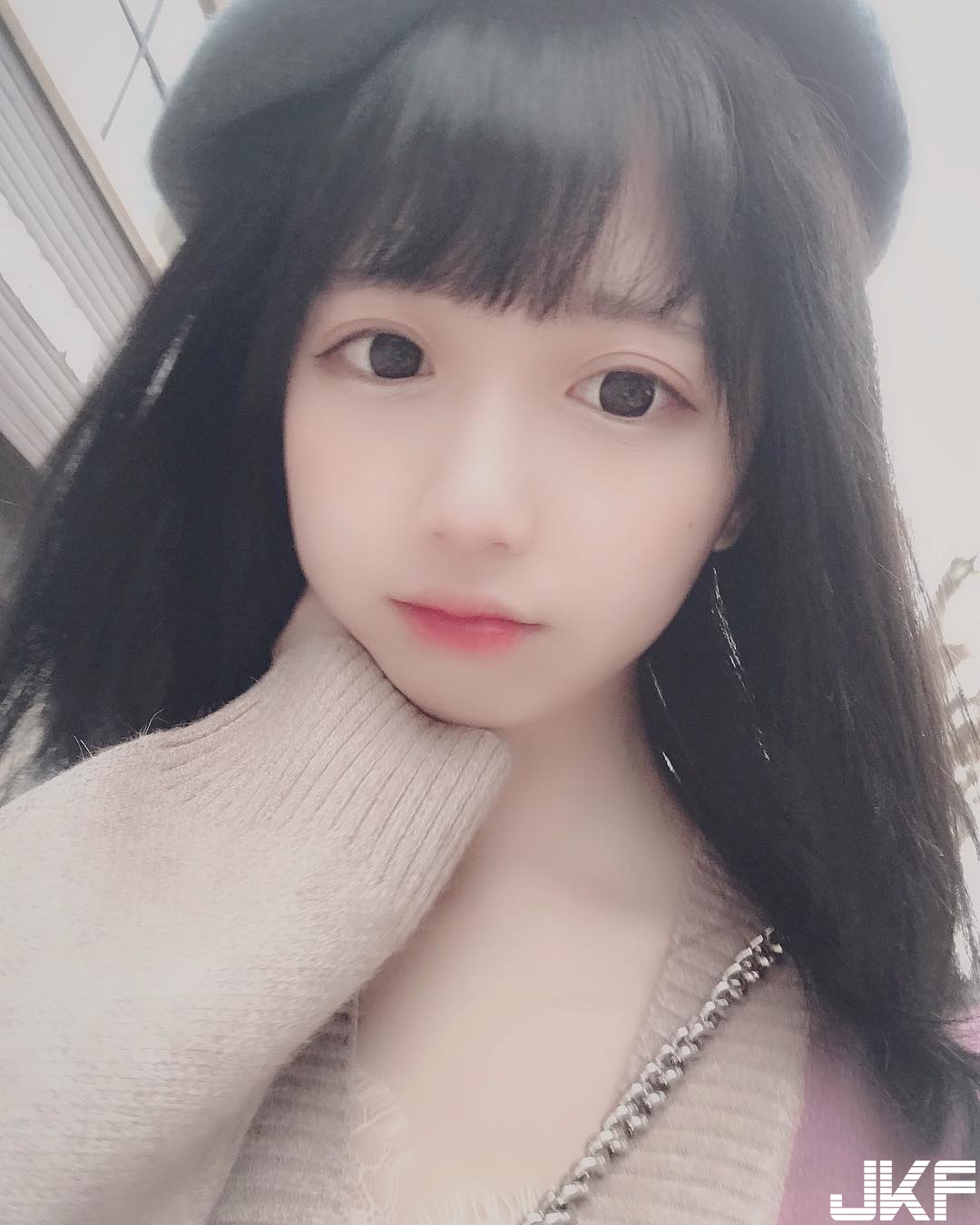 這隻兔子我想抱回家！「巨乳正妹」Yami不論何時都要展露大奶奶，果然乳香濃啊！