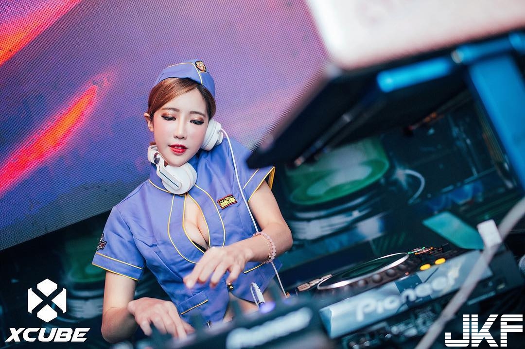 亞洲區百大女DJ「Cyndi 亭瑋」刷盤最惹火！性感抖動炒熱氣氛！