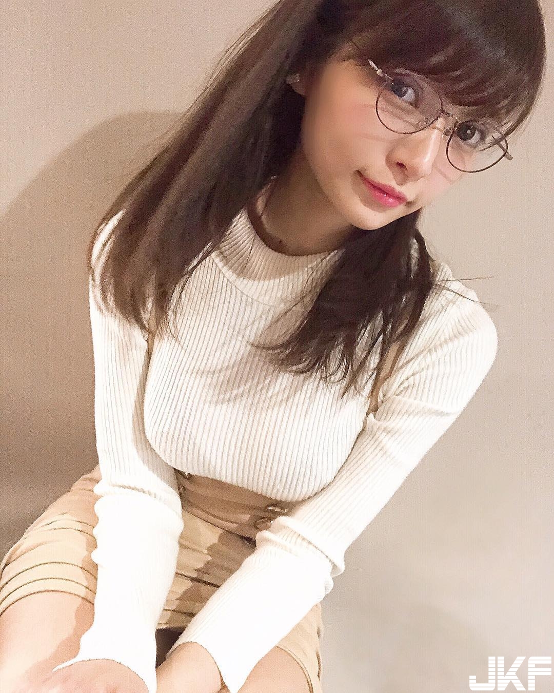 「福岡G奶珍珠」似鳥沙也加爆乳出嫁，突襲新娘更衣室最後乾脆穿內衣上陣！