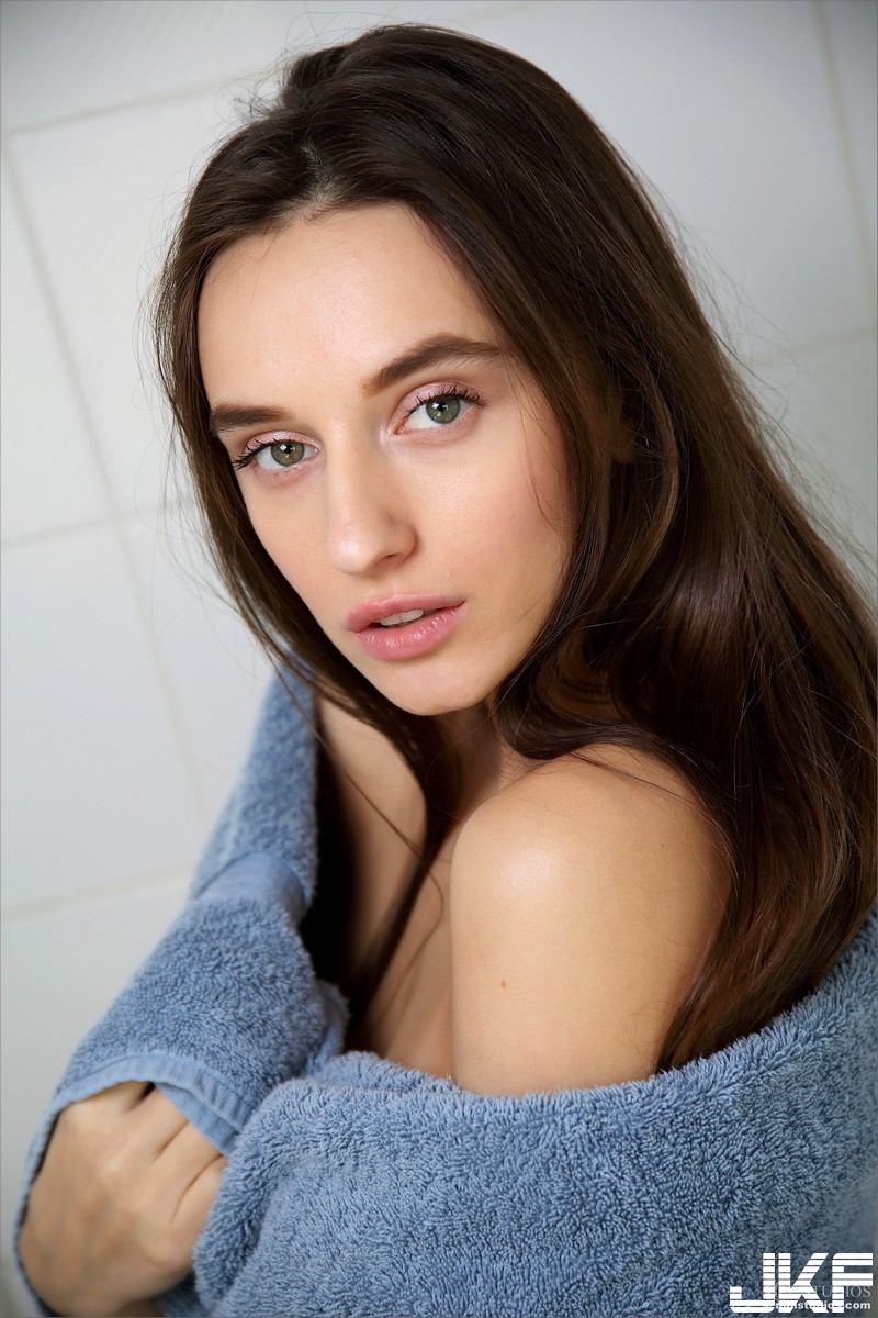 6922Gloria Sol - The Fantasy Is Real - 貼 圖 - 歐 美 寫 真.