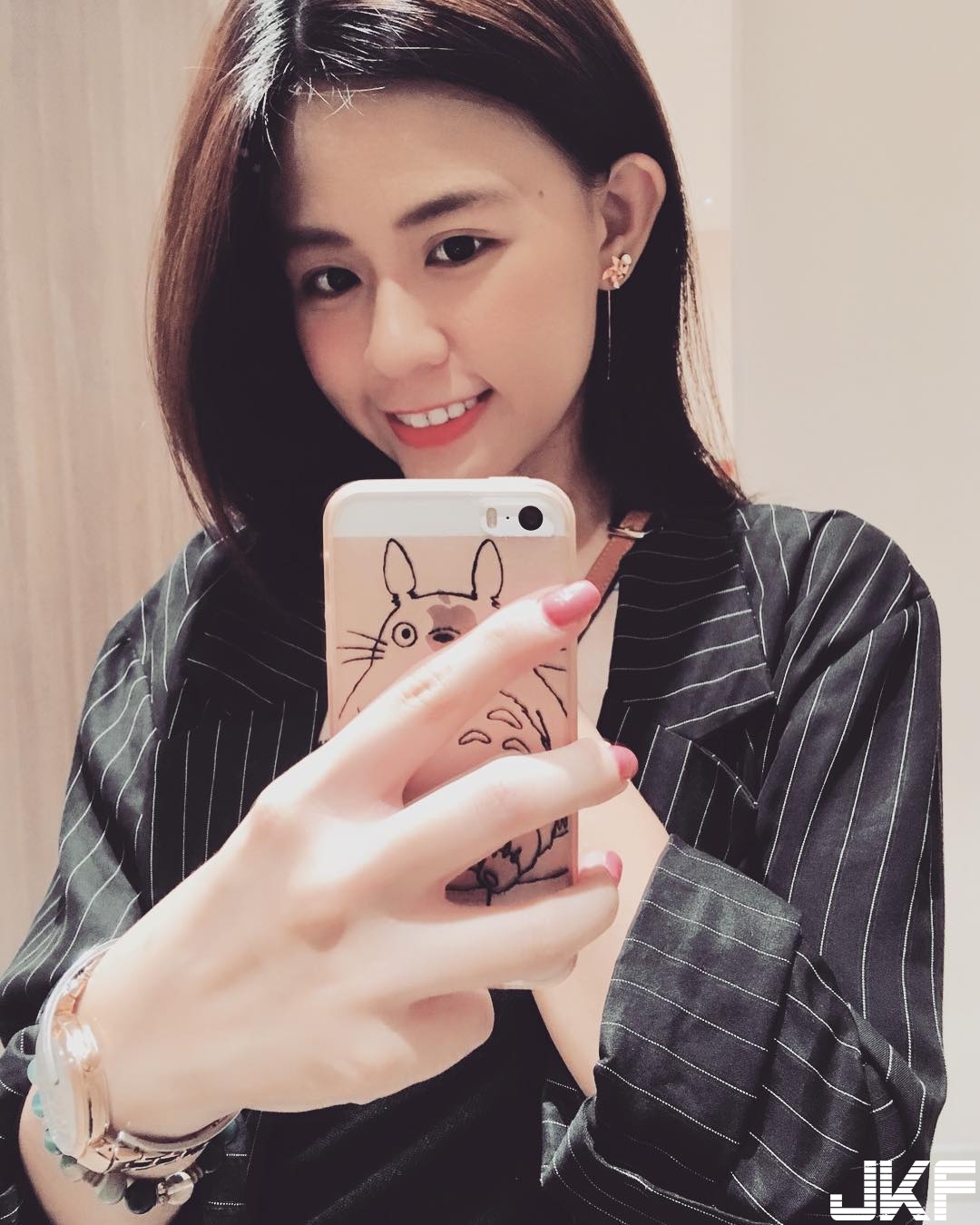 飽滿的雙峰！「安柏涵 Amber Han」性感火辣和萌甜可愛切換自如，男人們被電得暈頭轉向啦！