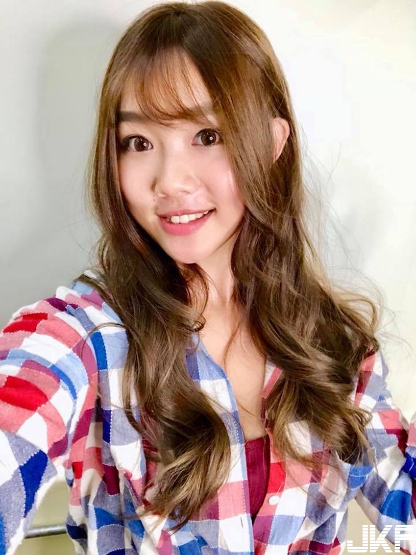 優質蜜大腿！正妹小薇「超棒身型」好有活力，結實腹部線條太完美了！