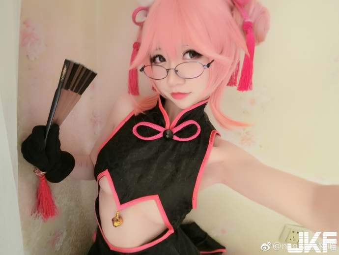 最強反差！性感Coser「nagisa魔物喵」卸下裝扮竟然是名萌系妹子！